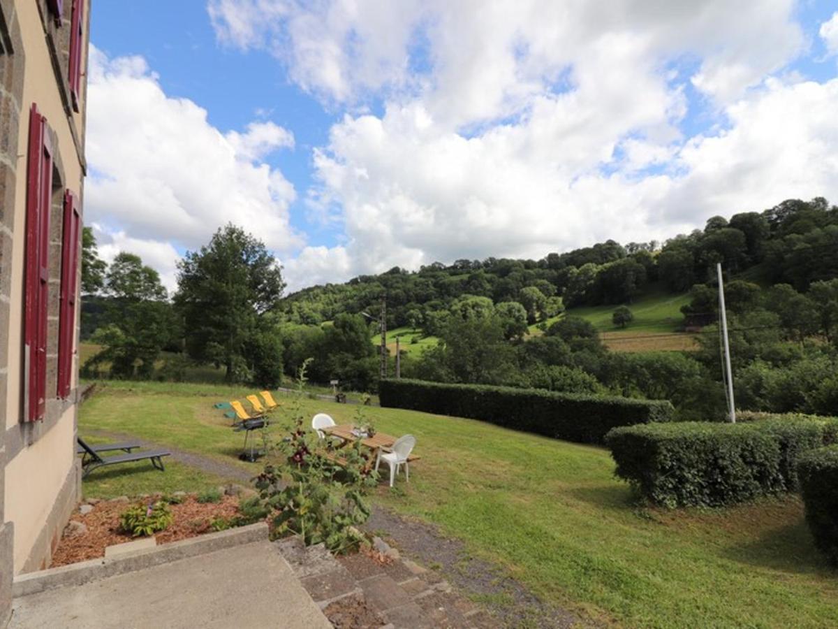 Maison De Charme Au Coeur Des Monts Du Cantal, Ideale Pour 12 Pers., Avec Jardin, Cheminee Et Loisirs Proches - Fr-1-742-96 Villa Saint-Martin-Valmeroux Exterior foto